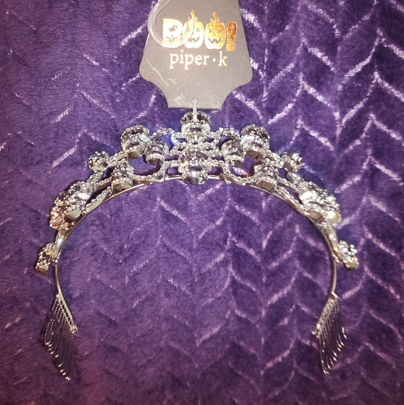 NWT Piper K Skeleton Tiara - Picture 3 of 4